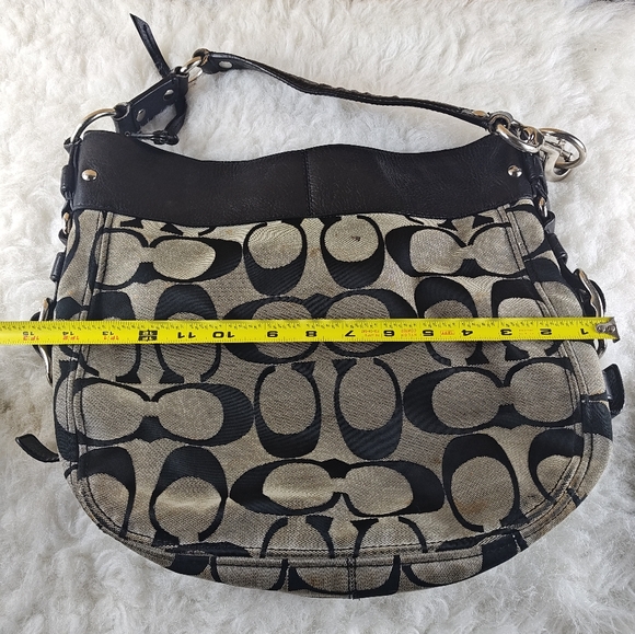 COACH handbag with classic design - Picture 13 of 15